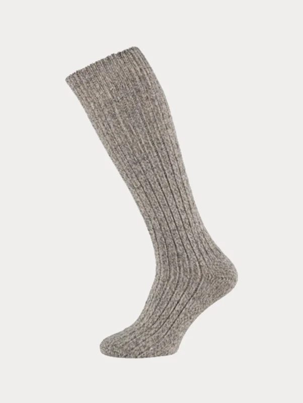 Noorse kniekous in de kleur grijs gemaakt van wol.